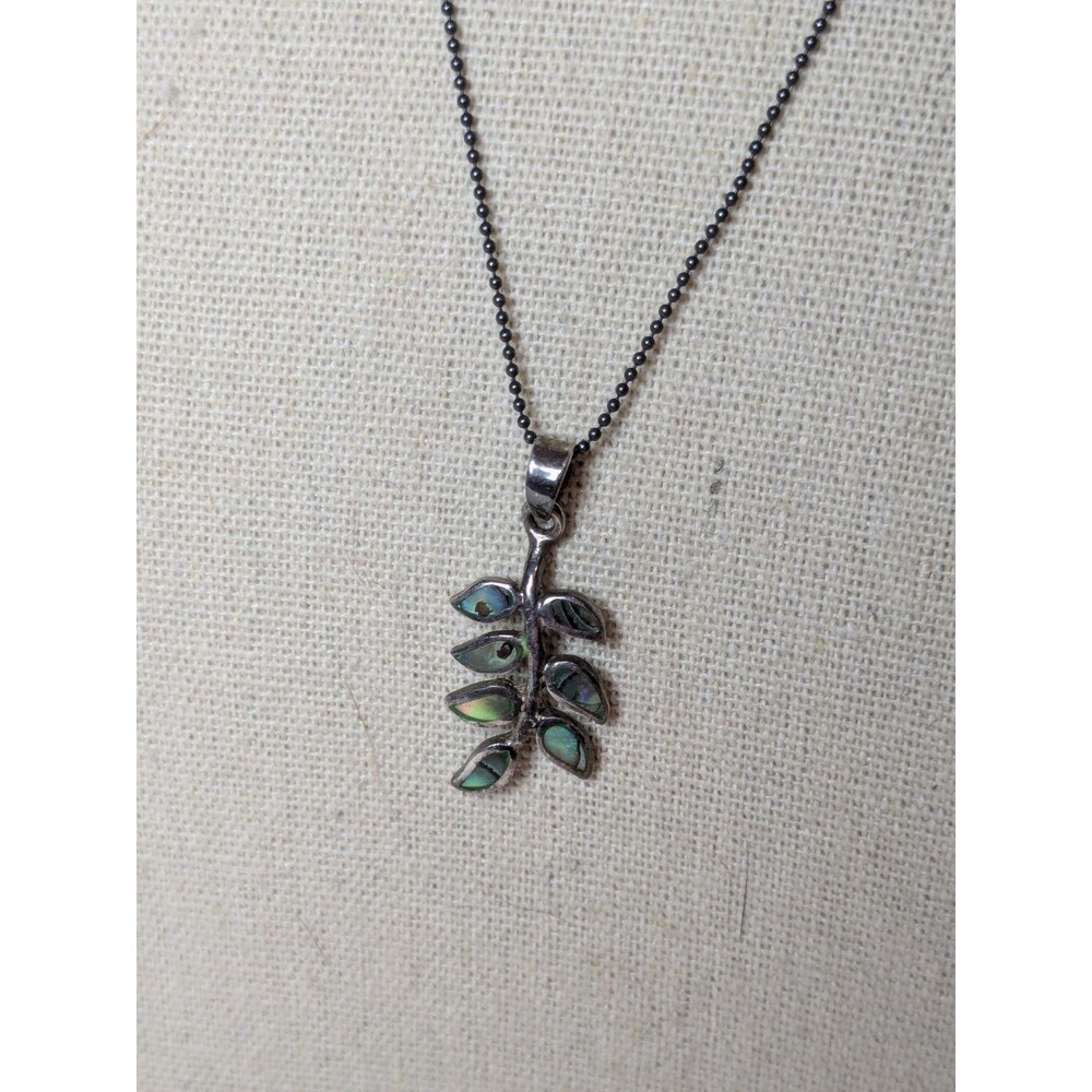 Sterling Silver Chain With Leaf Pendant